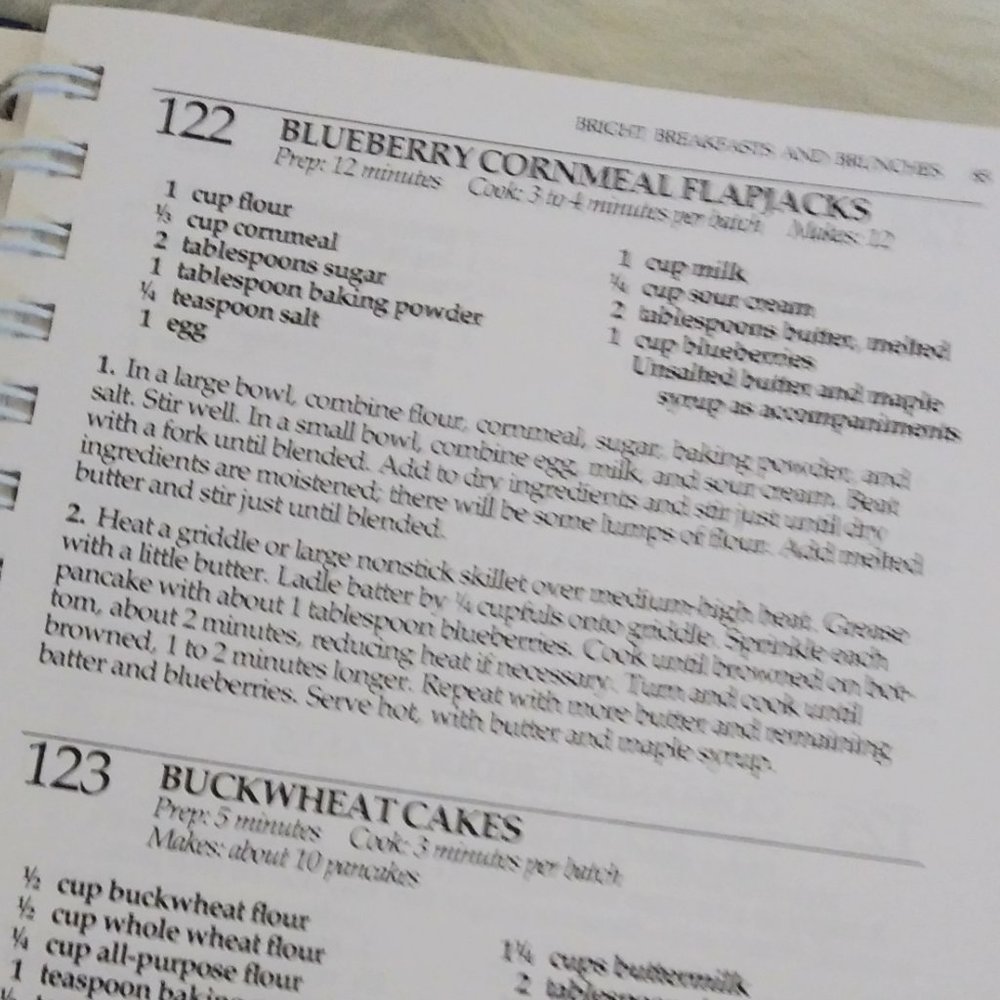 365 All American Favorites Cookbook - Picture 6 of 14